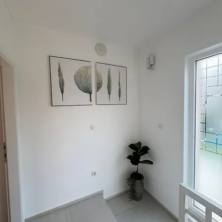 Leah Villa Kastela